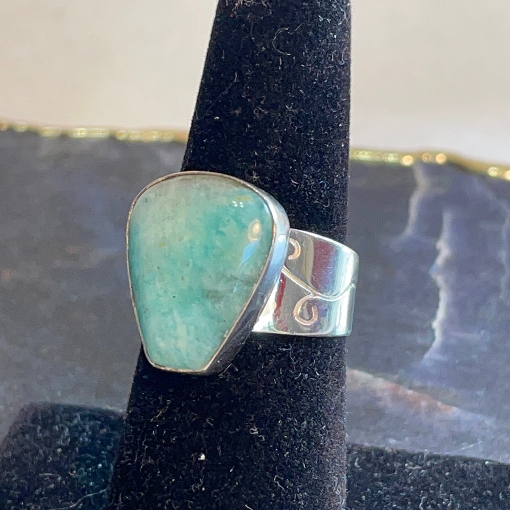 Sterling and Aventurine or Chrysoprase ring sz 7